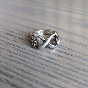 Tiffany & Co Paloma Picasso Infinity heart ring